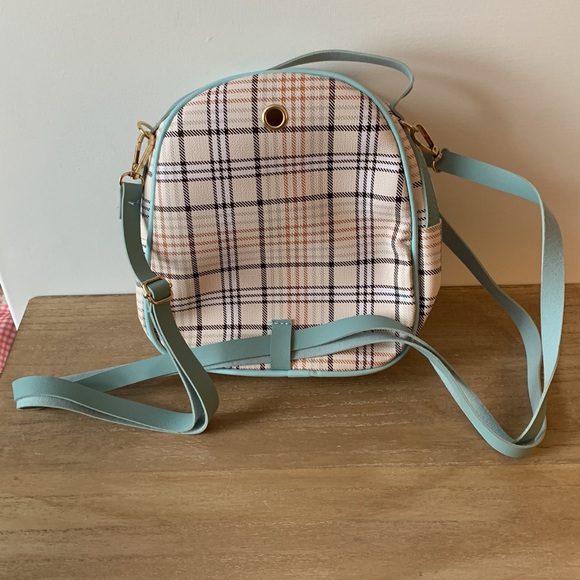 Brand new cute cat purse . Detachable strap use to change to a backpack - Picture 3 of 6